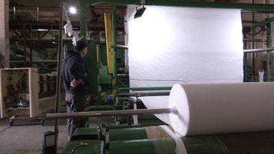 Як на Франківщині працює підприємство з Ірпеня, що виготовляє неткані матеріали Як на Франківщині працює підприємство з Ірпеня, що виготовляє неткані матеріали