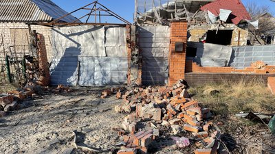 Були в окупації, тепер під обстрілами РФ. Як живуть люли у Чорнобаївці на Херсонщині Були в окупації, тепер під обстрілами РФ. Як живуть люли у Чорнобаївці на Херсонщині