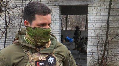 В Івано-Франківську американські волонтери провели військовий тренінг для цивільних В Івано-Франківську американські волонтери провели військовий тренінг для цивільних