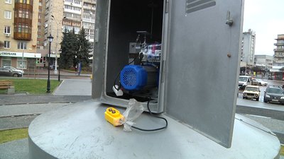 У Житомирі на майдані Соборному прапор, який порвався, не замінили У Житомирі на майдані Соборному прапор, який порвався, не замінили