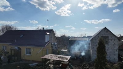 Спалюють опале листя та суху траву: на Житомирщині тривають рейди із виявлення порушників Спалюють опале листя та суху траву: на Житомирщині тривають рейди із виявлення порушників
