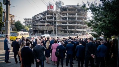 Українські посли Лук'янівка, ТЦ Квадрат