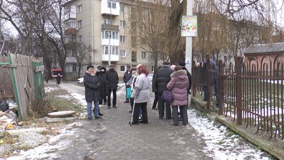Іванофранківці скаржаться на стихійне сміттєзвалище поблизу житлових будинків Іванофранківці скаржаться на стихійне сміттєзвалище поблизу житлових будинків