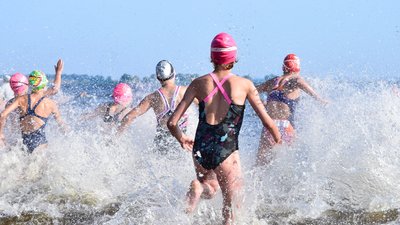 Плавання, біг та велогонка: у Черкасах стартував чемпіонат України з триатлону Плавання, біг та велогонка: у Черкасах стартував чемпіонат України з триатлону