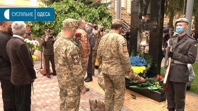 В Одесі відкрили пам’ятник загиблим на Донбасі українським військовослужбовцям В Одесі відкрили пам’ятник загиблим на Донбасі українським військовослужбовцям