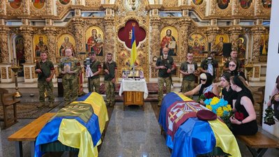На Полтавщині попрощалися із полеглими захисниками Валерієм Онищенком та Павлом Жихарєвим