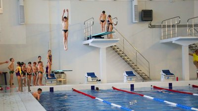 Вихованці вінницької спортшколи готуються до Чемпіонату України зі стрибків у воду Вихованці вінницької спортшколи готуються до Чемпіонату України зі стрибків у воду