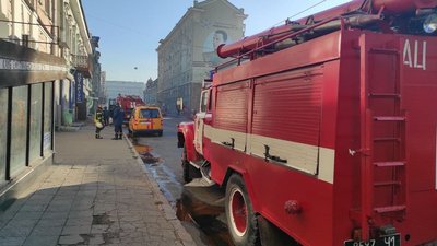 На Полтавському Шляху у Харкові сталася пожежа у двоповерховому будинку