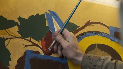 Працюють у візантійському стилі: нацгвардійці розписують храм на Вінниччині Працюють у візантійському стилі: нацгвардійці розписують храм на Вінниччині