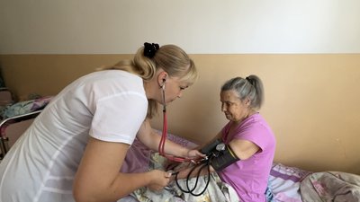 Перші лікарі-добровольці. На Миколаївщині працює подружжя медиків із Кропивницького