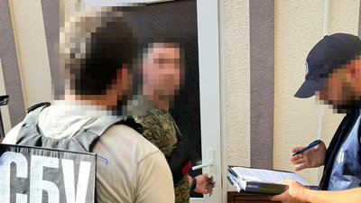 На Закарпатті співробітники СБУ затримали прикордонника за підозрою у сприянні контрабанди сигарет до Угорщини На Закарпатті співробітники СБУ затримали прикордонника за підозрою у сприянні контрабанди сигарет до Угорщини