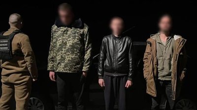 На Закарпатті затримали чоловіка, який намагався перевезти до Румунії двох військовозобов’язаних чоловіків