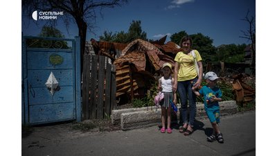"Нормальні будиночки нам поляки зробили, але у своїй хаті краще". Як живуть у модульному містечку в Бородянці