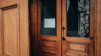 У Львові відреставрували подвійну старовинну браму