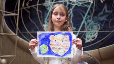 Малюнок 8-річної житомирянки нанесуть на космічну ракету Arian-5, яка полетить у Космос в 2023 році Малюнок 8-річної житомирянки нанесуть на космічну ракету Arian-5, яка полетить у Космос в 2023 році