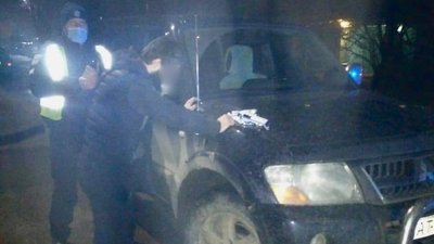 На Прикарпатті затримали чоловіка, який перевозив зброю, набої та наркотики На Прикарпатті затримали чоловіка, який перевозив зброю, набої та наркотики