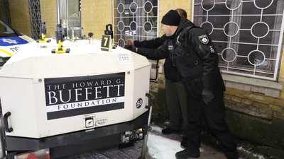 Поліцейські Київщини отримали мобільні світлові башти Поліцейські Київщини отримали мобільні світлові башти