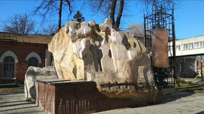 Виставку робіт вбитого росіянами художника та скульптора Руслана Мовчана представили у Сумах Виставку робіт вбитого росіянами художника та скульптора Руслана Мовчана представили у Сумах