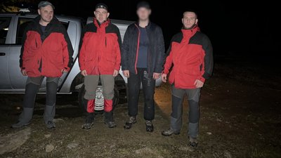 Прикарпатські рятувальники відшукали грибника, який заблукав в лісі