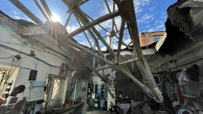 Росіяни вночі 16 червня двічі вдарили по Пісочину під Харковом: фото наслідків Росіяни вночі 16 червня двічі вдарили по Пісочину під Харковом: фото наслідків