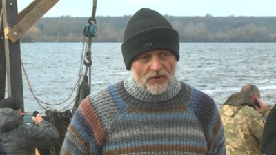 Артилерійський лафет козацької доби підняли з дна Дніпра запорізькі гідроархеологи Артилерійський лафет козацької доби підняли з дна Дніпра запорізькі гідроархеологи