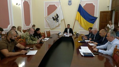 Зруйновану росіянами школу №21 у Чернігові відбудують з нуля: чому роботи ще не розпочались Зруйновану росіянами школу №21 у Чернігові відбудують з нуля: чому роботи ще не розпочались