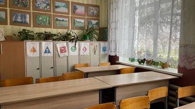 На Полтавщині встановили меморіальну дошку у пам’ять про загиблого воїна Вадима Мотієнка На Полтавщині встановили меморіальну дошку у пам’ять про загиблого воїна Вадима Мотієнка