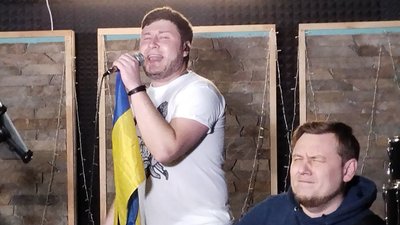 Сумські музиканти влаштували онлайн-концерт Сумські музиканти влаштували онлайн-концерт