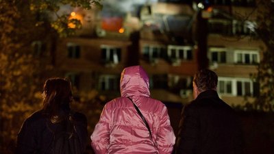 У Дніпрі дрон влучив у багатоповерхівку: є поранені