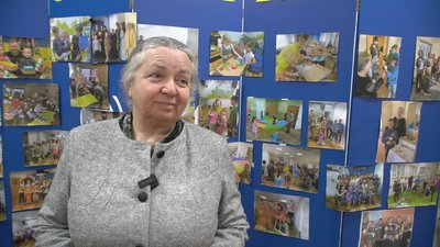 “Ми живемо однією сім’єю майже рік”. Понад 140 переселенців прихистили в школі-інтернаті у Запоріжжі “Ми живемо однією сім’єю майже рік”. Понад 140 переселенців прихистили в школі-інтернаті у Запоріжжі