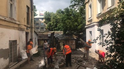 В Одесі у квартирі, де стався обвал, відновлять перекриття стелі за рахунок ЖКС В Одесі у квартирі, де стався обвал, відновлять перекриття стелі за рахунок ЖКС
