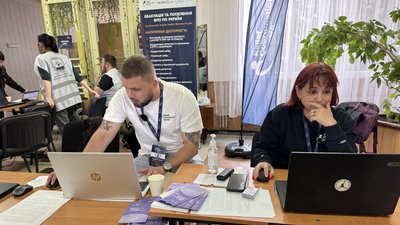 Евакуаційний пункт у Лозовій