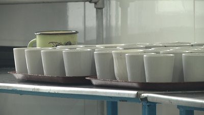 На Житомирщині учні гімназії відмовляються харчуватися в їдальні На Житомирщині учні гімназії відмовляються харчуватися в їдальні