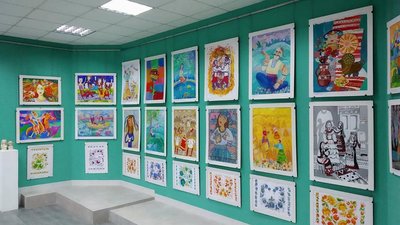 У Херсоні до Дня Незалежності відкрилась виставка дитячої творчості "Дивосвіт"