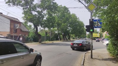 Як їздитиме екстрена меддопомога, розташована на Собранецькій в Ужгороді, під час ремонту вулиці Як їздитиме екстрена меддопомога, розташована на Собранецькій в Ужгороді, під час ремонту вулиці