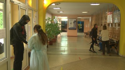 Під зливою та з порушеннями. Як на Запоріжжі склали ЗНО з української мови та літератури