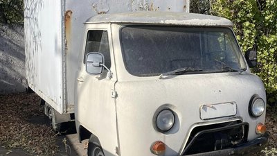 Депутат Одеської райради нарвався на критику через автівки для військових