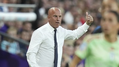Головний тренер збірної Італії Андреа Сончин під час матчу проти Англії на жіночому Євро