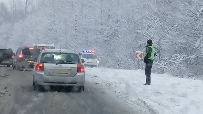 Під Житомиром утворився затор від Високої Печі – у ДТП потрапили три автівки Під Житомиром утворився затор від Високої Печі – у ДТП потрапили три автівки