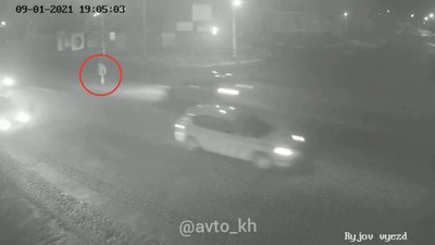Перетинав дорогу у забороненому місці: в поліції повідомили деталі ДТП у Пісочині Перетинав дорогу у забороненому місці: в поліції повідомили деталі ДТП у Пісочині