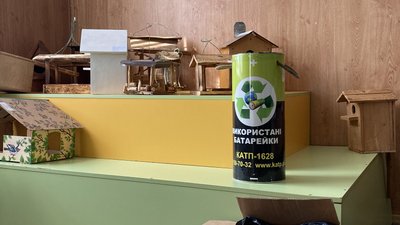 Екобус відновив збір небезпечних відходів у школах Полтавської ТГ Екобус відновив збір небезпечних відходів у школах Полтавської ТГ