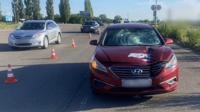 автомобіль збив пішохода