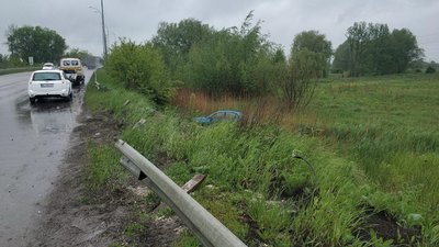 На Рівненщині у ДТП потрапило подружжя з дитиною На Рівненщині у ДТП потрапило подружжя з дитиною