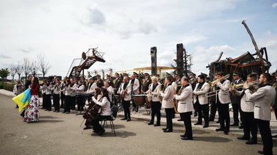 Солістка з Новоукраїнки отримала відзнаку від Головнокомандувача Збройних Сил України Солістка з Новоукраїнки отримала відзнаку від Головнокомандувача Збройних Сил України