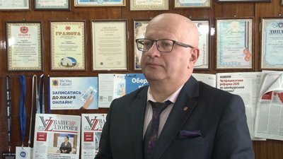 Черкаським медикам доплачуватимуть 1 тисячу гривень Черкаським медикам доплачуватимуть 1 тисячу гривень