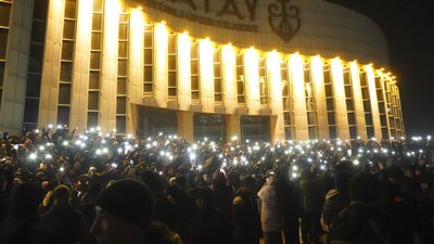 "Назарбаєв мріє стати казахським Ататюрком, щоб усі молилися на нього". Казахи — про протести "Назарбаєв мріє стати казахським Ататюрком, щоб усі молилися на нього". Казахи — про протести