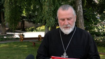 Жителі Менщини просять депутатів призупинити діяльність церков Московського патріархату на території громади Жителі Менщини просять депутатів призупинити діяльність церков Московського патріархату на території громади