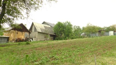 "Земля іде в провалля щораз більше": на Прикарпатті зсув ґрунту загрожує будинкам та газовій станції "Земля іде в провалля щораз більше": на Прикарпатті зсув ґрунту загрожує будинкам та газовій станції