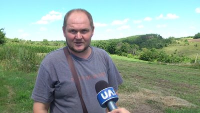“Живемо з неї”. Землю, яку понад 20 років обробляли мешканці села на Сумщині, виставили на аукціон “Живемо з неї”. Землю, яку понад 20 років обробляли мешканці села на Сумщині, виставили на аукціон