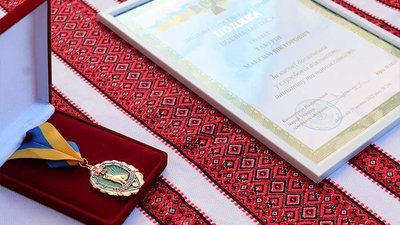 На Миколаївщині службова вівчарка Емма отримала відзнаку "За віддану службу" На Миколаївщині службова вівчарка Емма отримала відзнаку "За віддану службу"